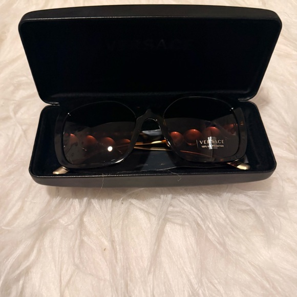 Versace Black Box with Gold Logo - Picture 4 of 4